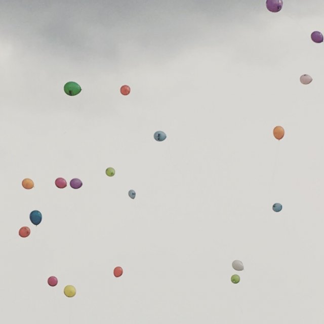 Und tschüss #99luftballons #eventuellauchwenigerr